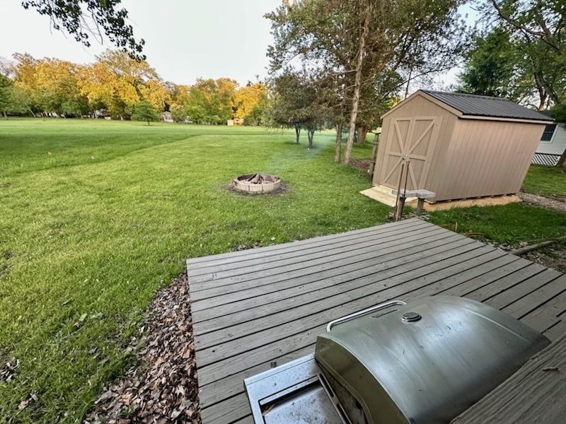 18-62-63 Woodhaven Sublette, IL 61367 - Photo 19 of 20 a view of a backyard with a garden and plants