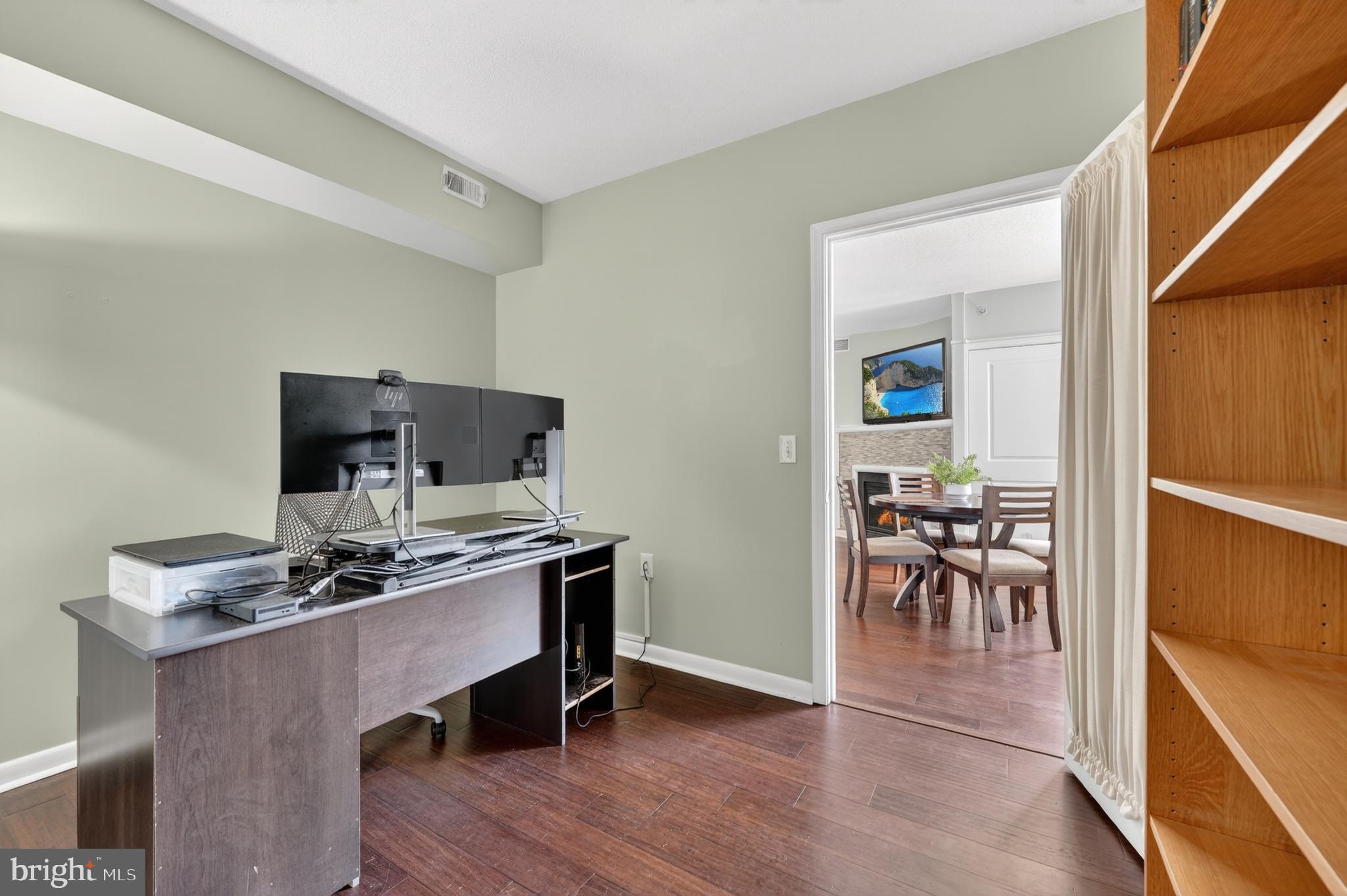 851 North Glebe Road, Unit 1301 Arlington, VA 22203 - Photo 41 of 84 Home Office, Nursery, or Guest Room - You Choose!
