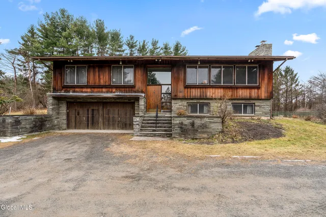 $649,999 | 273 Mannix Road, East Greenbush, NY 12061