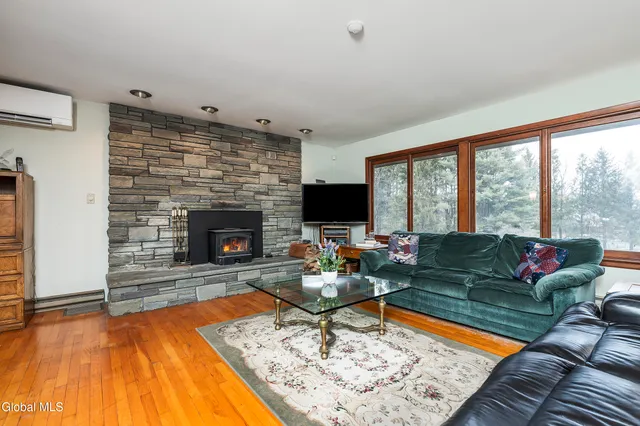 $649,999 | 273 Mannix Road, East Greenbush, NY 12061