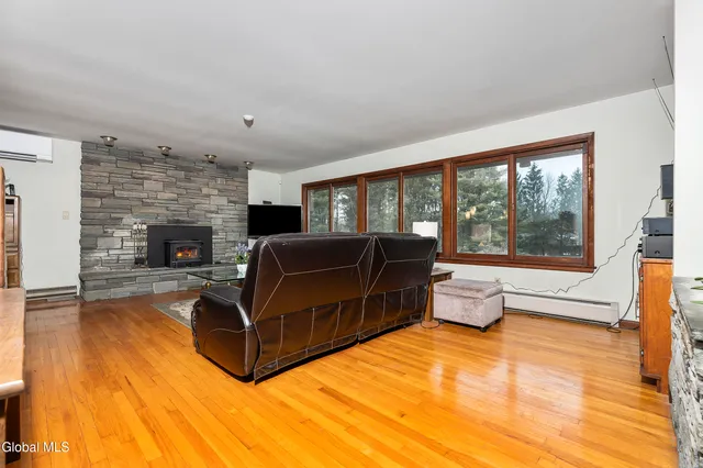 $649,999 | 273 Mannix Road, East Greenbush, NY 12061