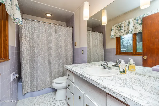 $649,999 | 273 Mannix Road, East Greenbush, NY 12061