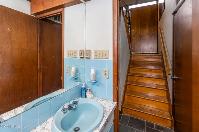 $649,999 | 273 Mannix Road, East Greenbush, NY 12061