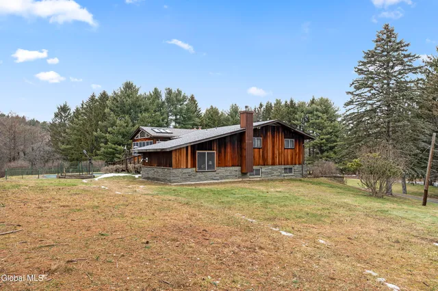 $649,999 | 273 Mannix Road, East Greenbush, NY 12061