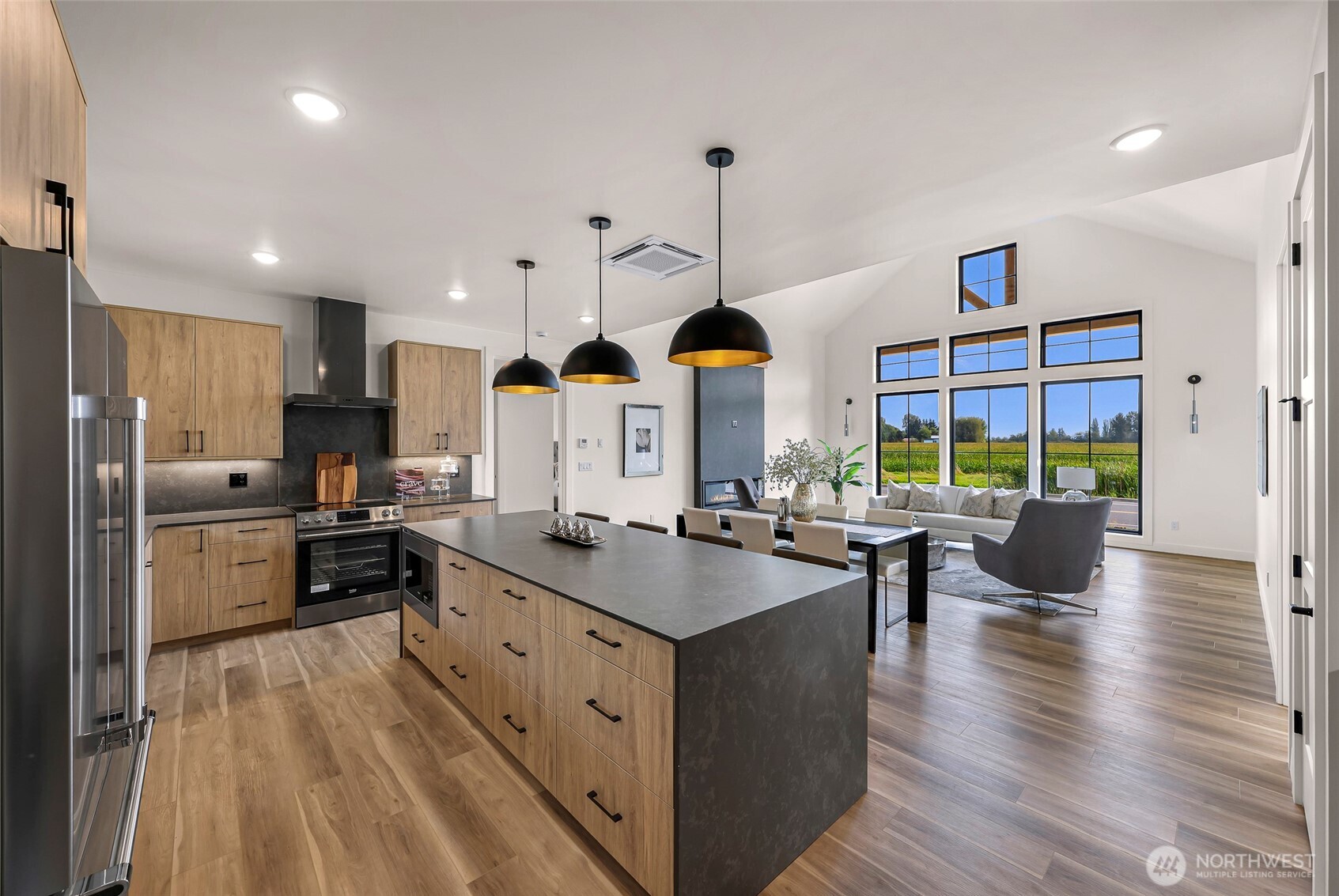 231 Skipping Stone Loop Lynden, WA 98264 - Photo 7 of 33