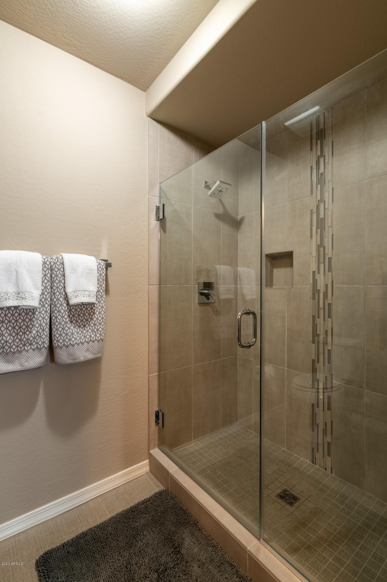 17850 North 68th Street, Unit 1154 Phoenix, AZ 85054 - Photo 11 of 21 011_Master Bathroom