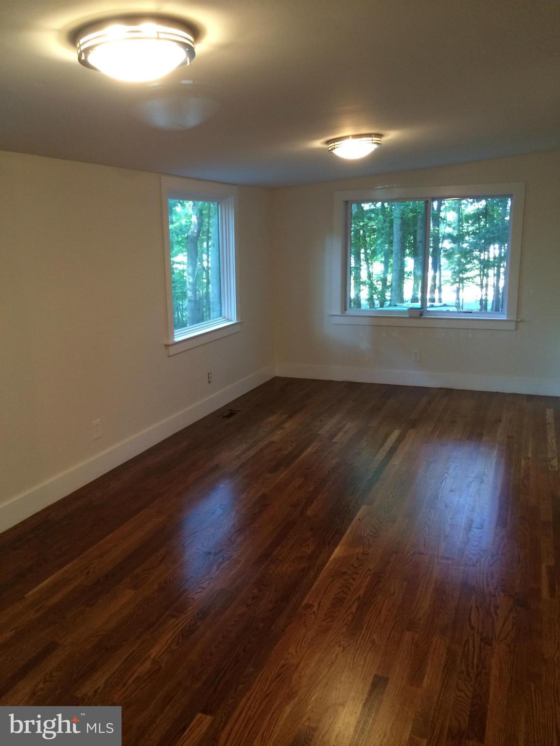 9325 Lees Ridge Road Warrenton, VA 20186 - Photo 4 of 19 Family Room