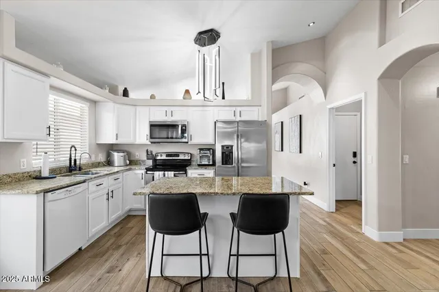 $535,999 | 110 West Rosemonte Drive, Phoenix, AZ 85027