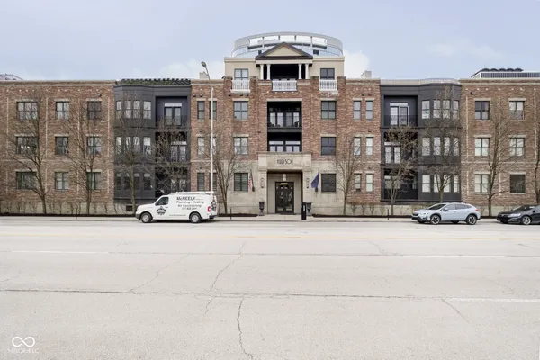 $325,000 | 355 East Ohio Street, Unit 107, Indianapolis, IN 46204