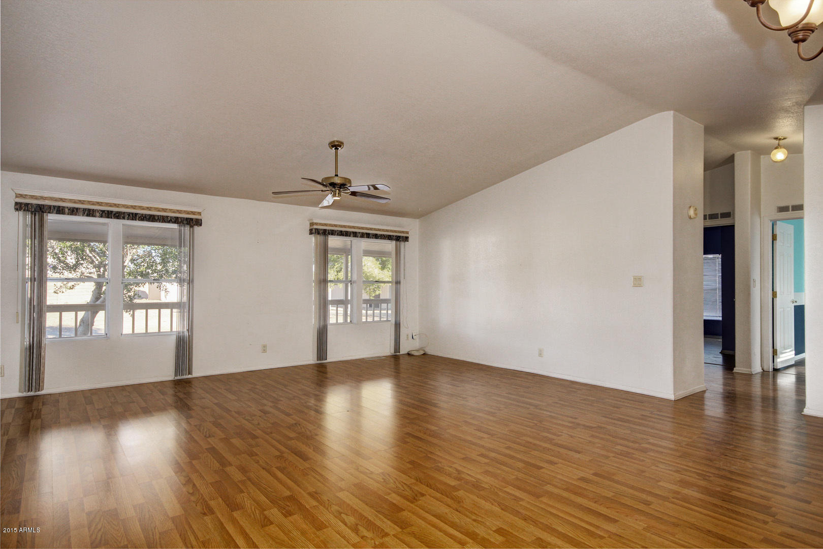 10408 West Hatfield Road Peoria, AZ 85383 - Photo 13 of 28 Formal Living Room