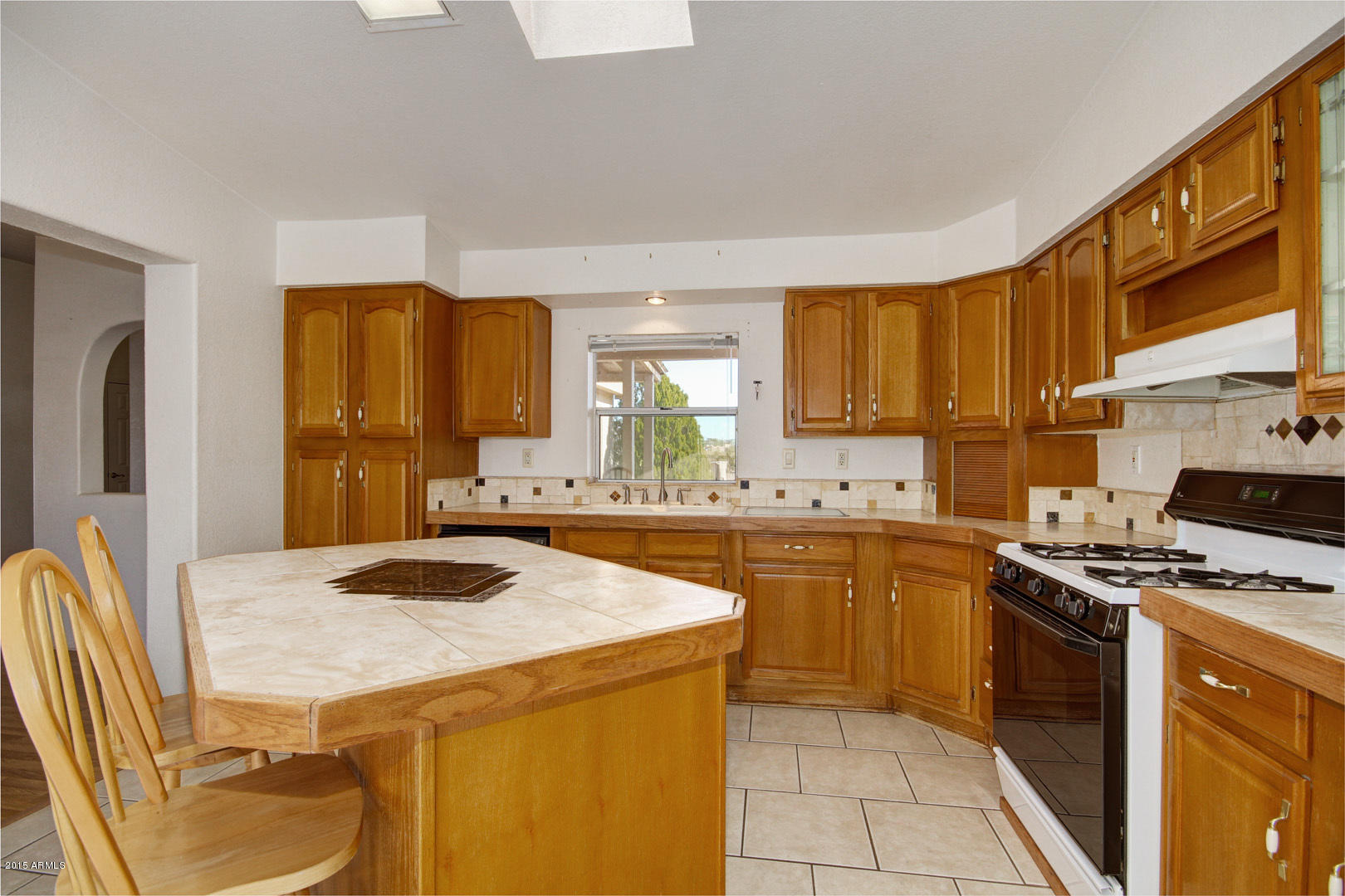 10408 West Hatfield Road Peoria, AZ 85383 - Photo 5 of 28 Large Kitchen