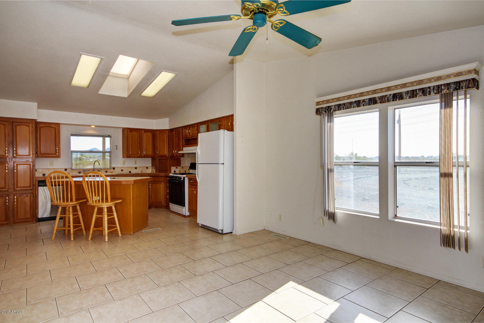 10408 West Hatfield Road Peoria, AZ 85383 - Photo 7 of 28 Family Room off the Kitchen