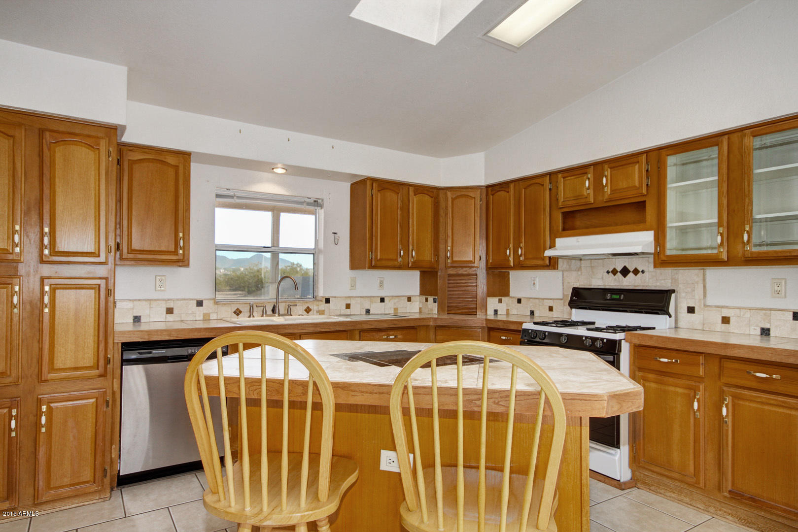 10408 West Hatfield Road Peoria, AZ 85383 - Photo 10 of 28 Island Kitchen
