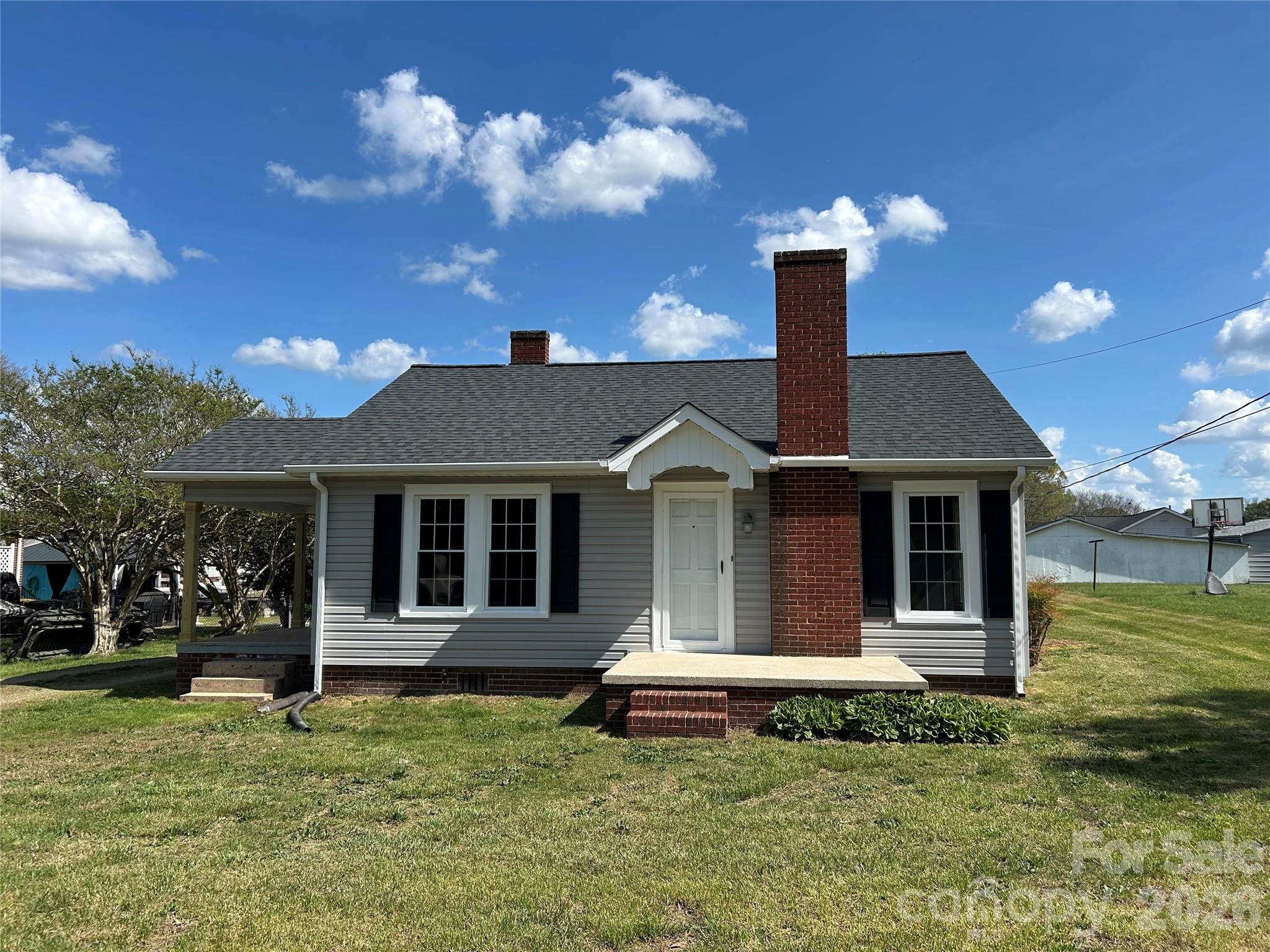 604 Dodge Street Kannapolis, NC 28083 - Photo 1 of 12