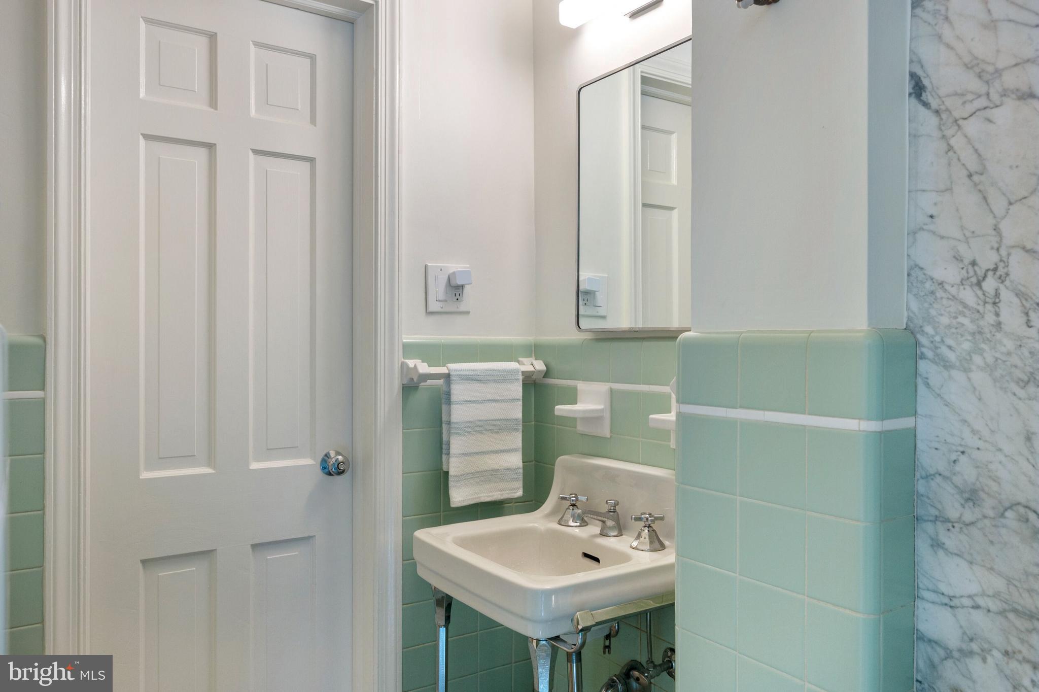 9605 Sutherland Road Silver Spring, MD 20901 - Photo 15 of 35