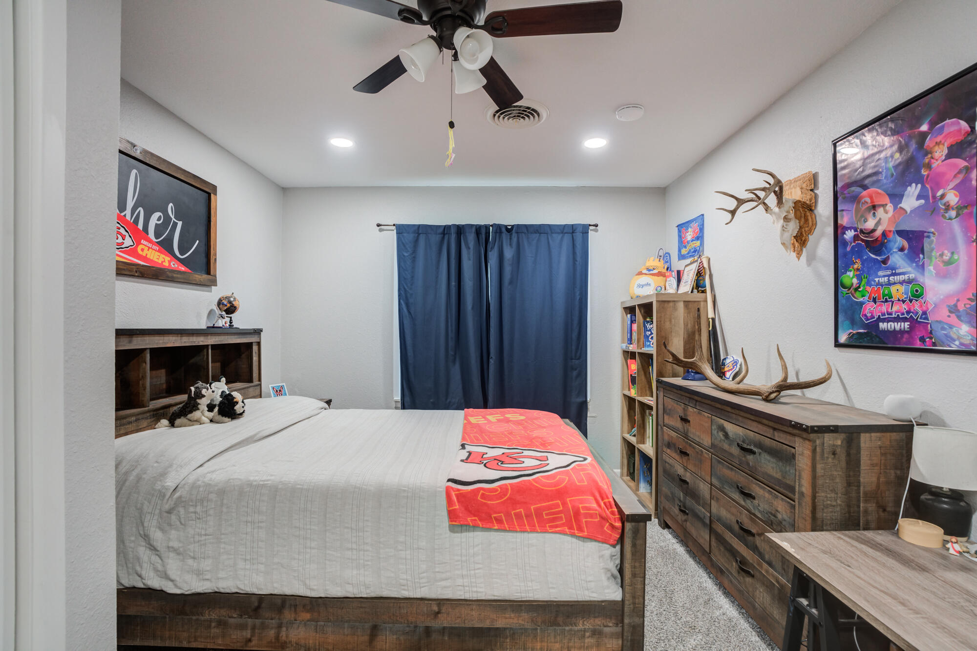 811 Borger Plainview, TX 79072 - Photo 22 of 32 811-Borger_Plainview-TX_24_Bedroom-2