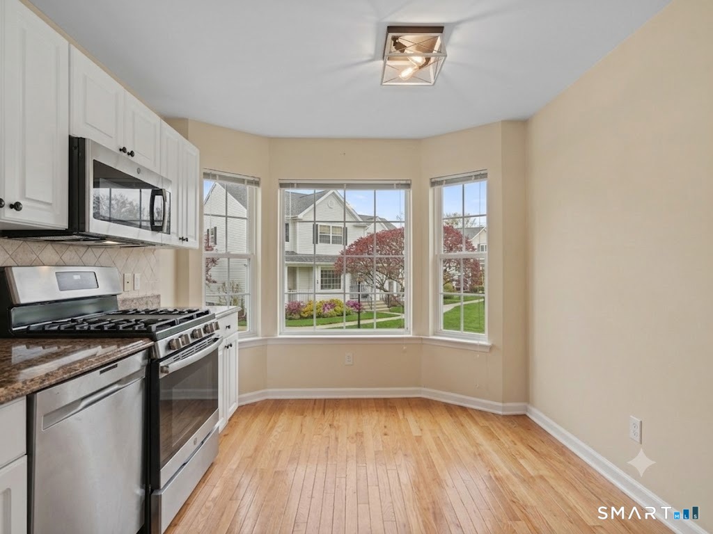 180 Turn Of River Road, Unit 13A Stamford, CT 06905 - Photo 13 of 40