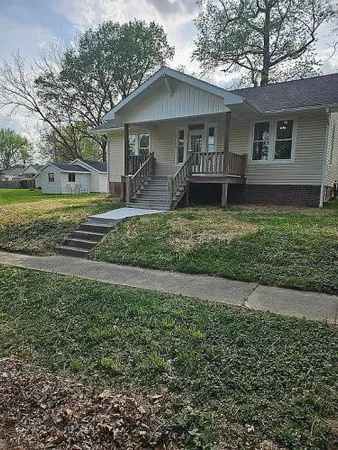 $225,000 | 409 South Jefferson Avenue, Collinsville, IL 62234