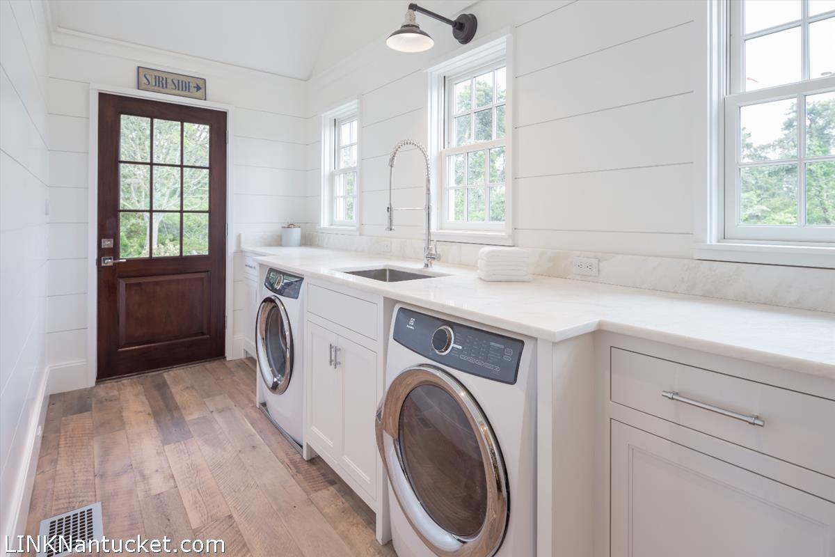 106 A Surfside Road, Unit EAST Nantucket, MA 02554 - Photo 18 of 32