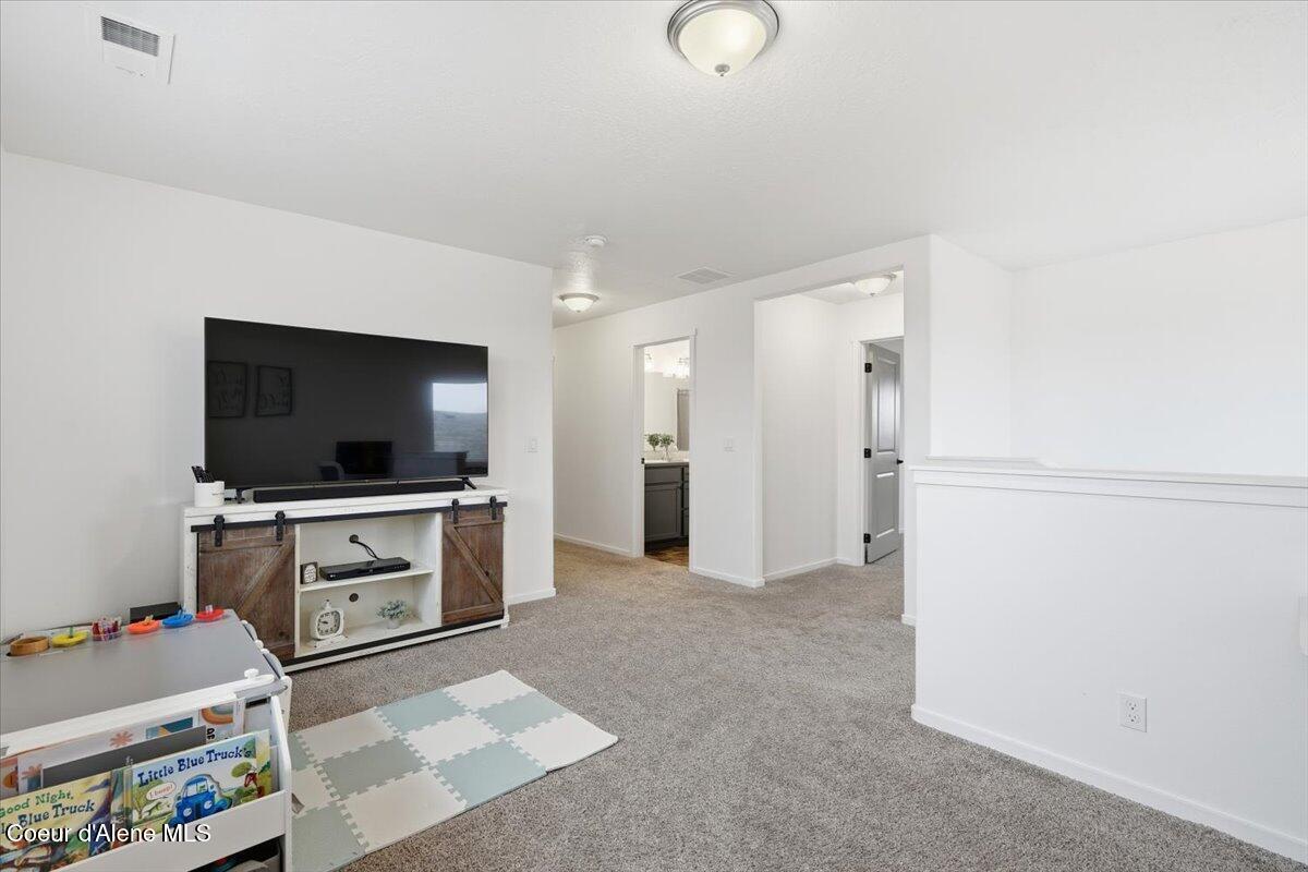 1074 East Allenby Court Post Falls, ID 83854 - Photo 25 of 43 25-Family Room