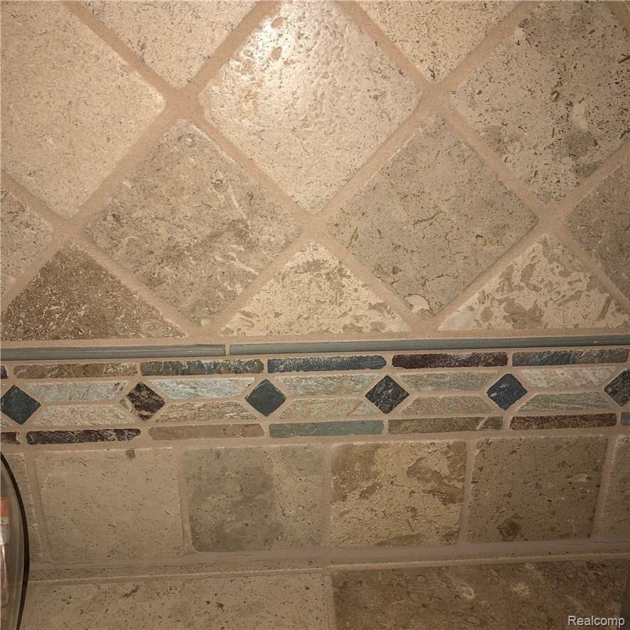 1735 Angela Road Walled Lake, MI 48390 - Photo 8 of 31 8.JPG
