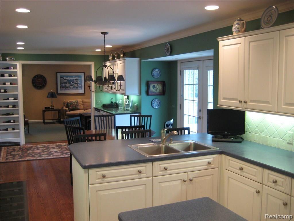 413 Barclay Road Grosse Pointe, MI 48236 - Photo 3 of 17 IMG_0879.JPG