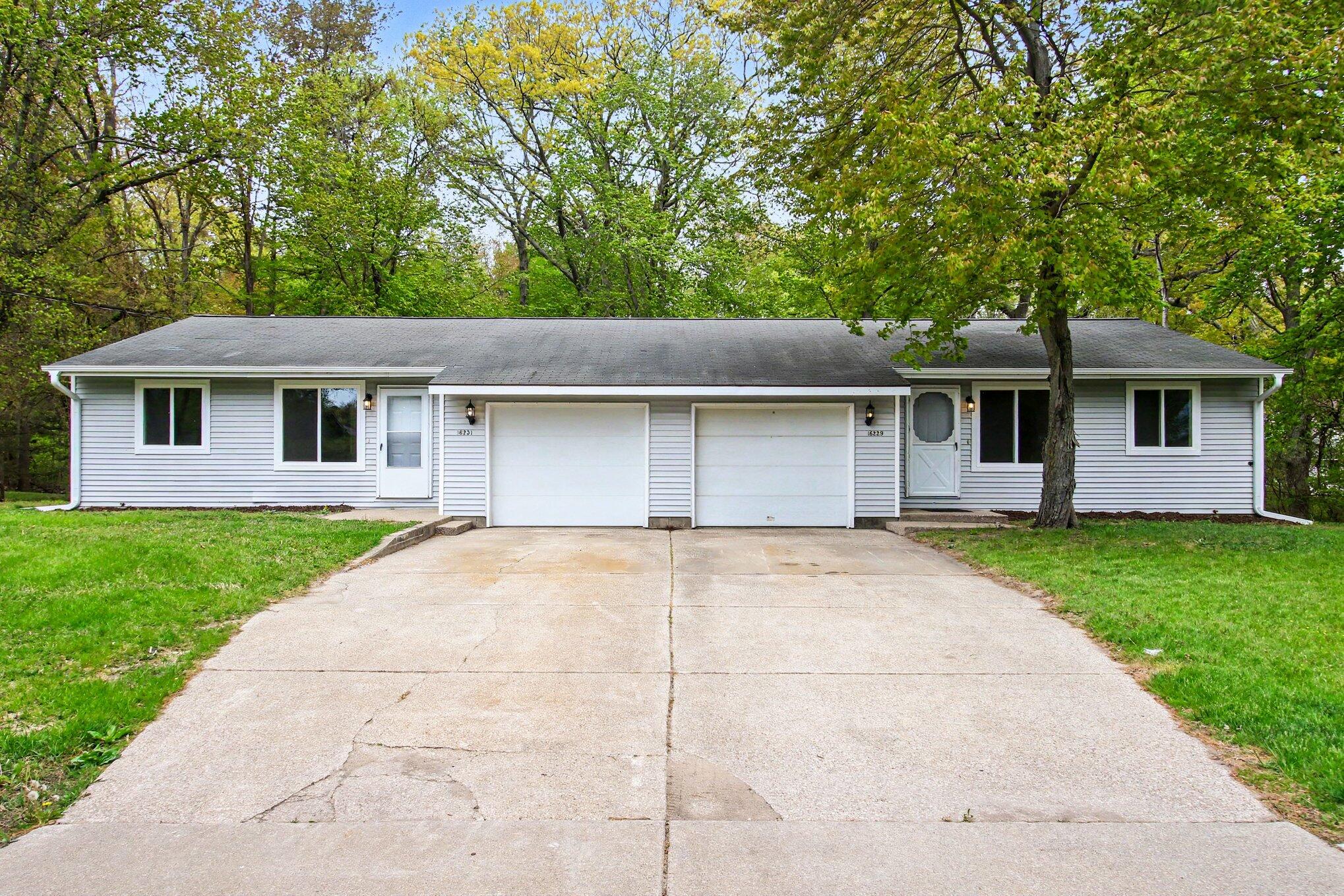 16229 Taft Road Spring Lake, MI 49456 - Photo 2 of 34 002_file_6907