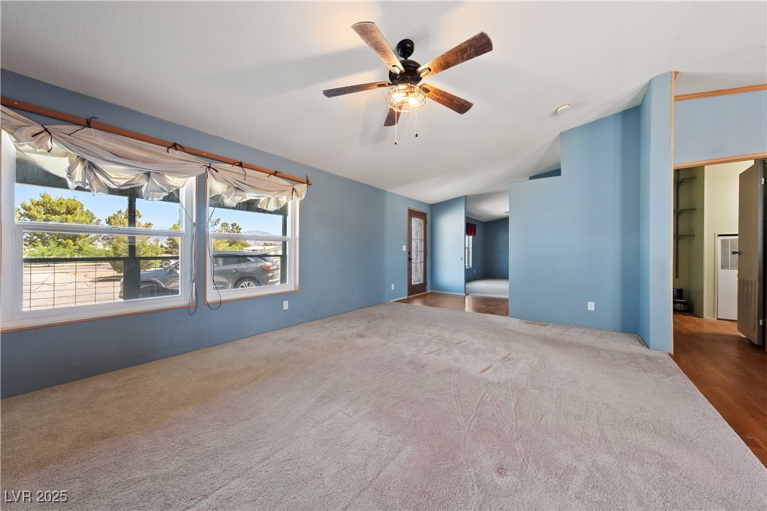 1391 East Casey Road Pahrump, NV 89048 - Photo 7 of 40 Living room