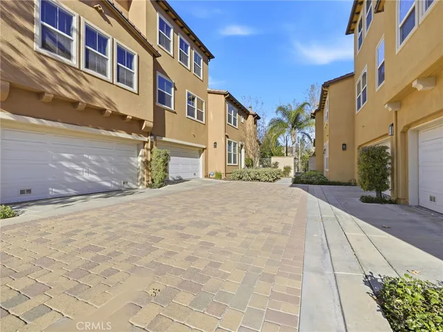 $719,900 | 25441 Eagle Lane, Valencia, CA 91381