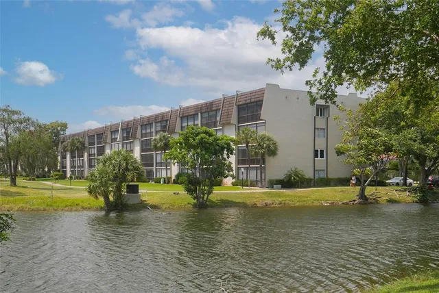 $157,000 | 6100 Northwest 44th Street, Unit 307, Lauderhill, FL 33319