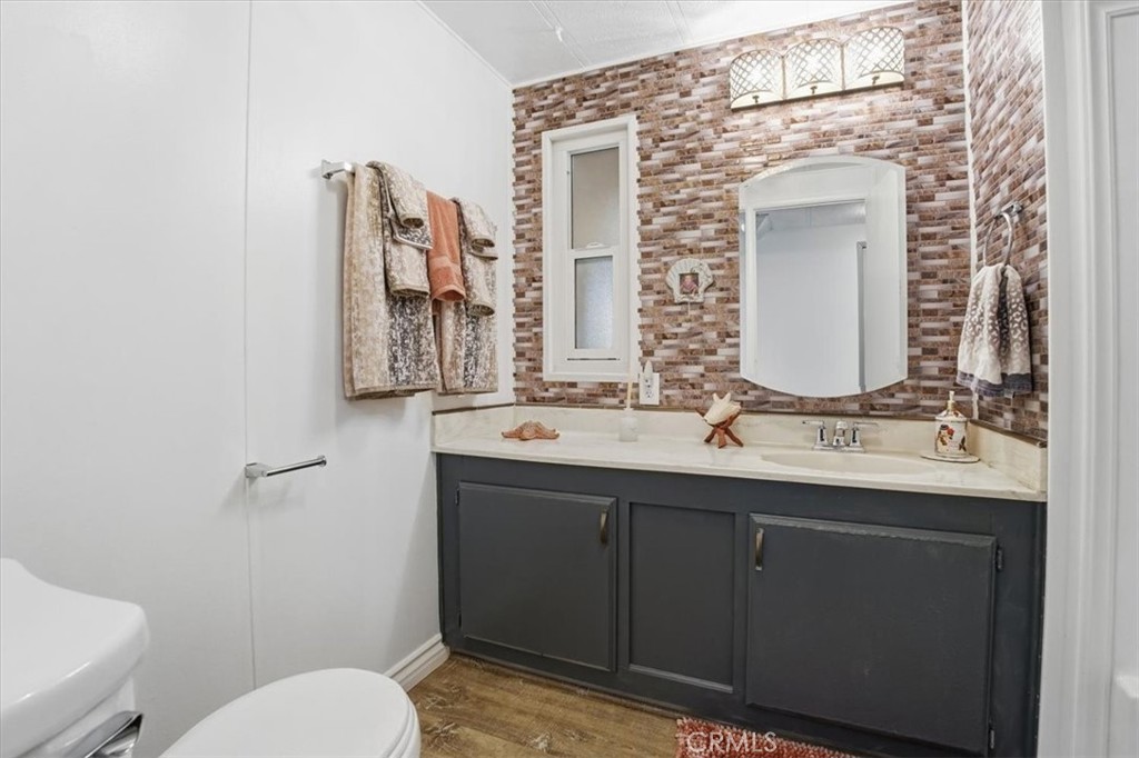 23456 Ottawa Road, Unit 92 Apple Valley, CA 92308 - Photo 24 of 38 Hallway Bathroom