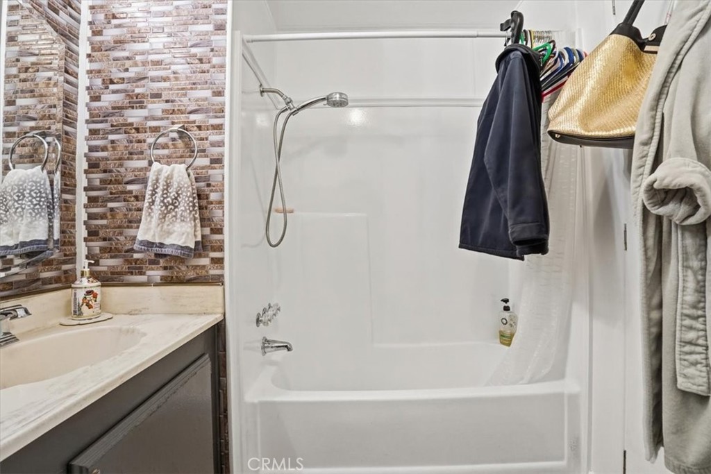 23456 Ottawa Road, Unit 92 Apple Valley, CA 92308 - Photo 25 of 38 Hallway Bathroom