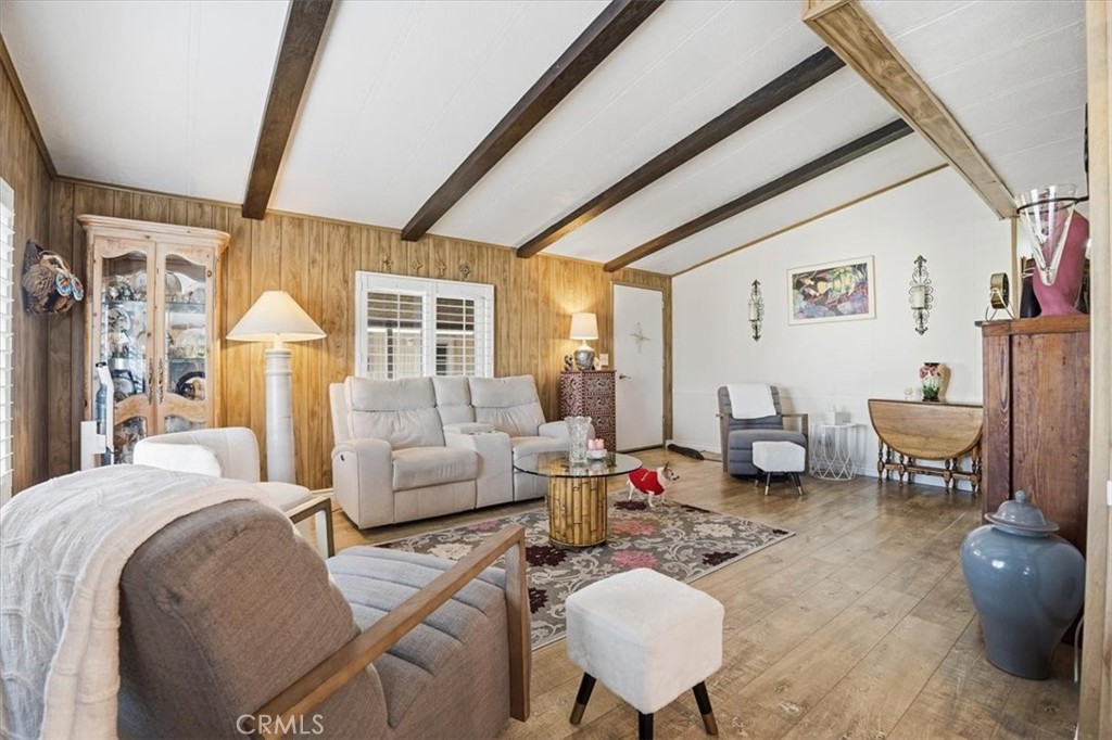 23456 Ottawa Road, Unit 92 Apple Valley, CA 92308 - Photo 6 of 38 Spacious Living Room