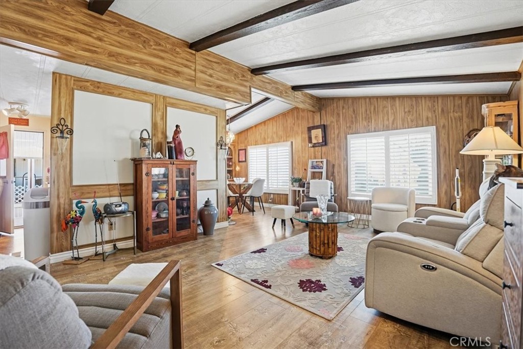 23456 Ottawa Road, Unit 92 Apple Valley, CA 92308 - Photo 7 of 38 Spacious Living Room