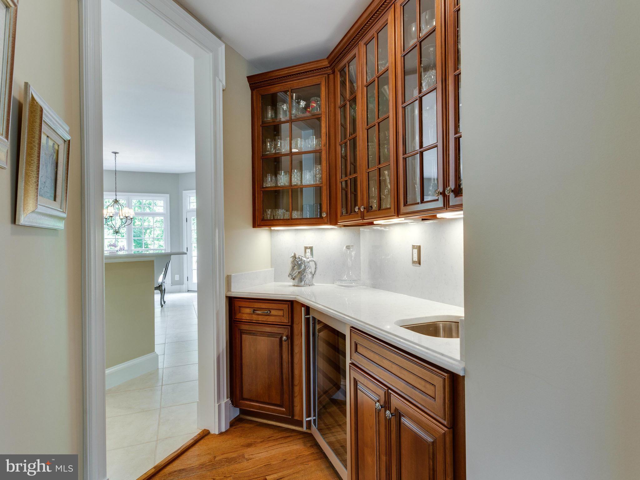 902 Georgetown Ridge Court McLean, VA 22102 - Photo 11 of 30 Butler's Pantry