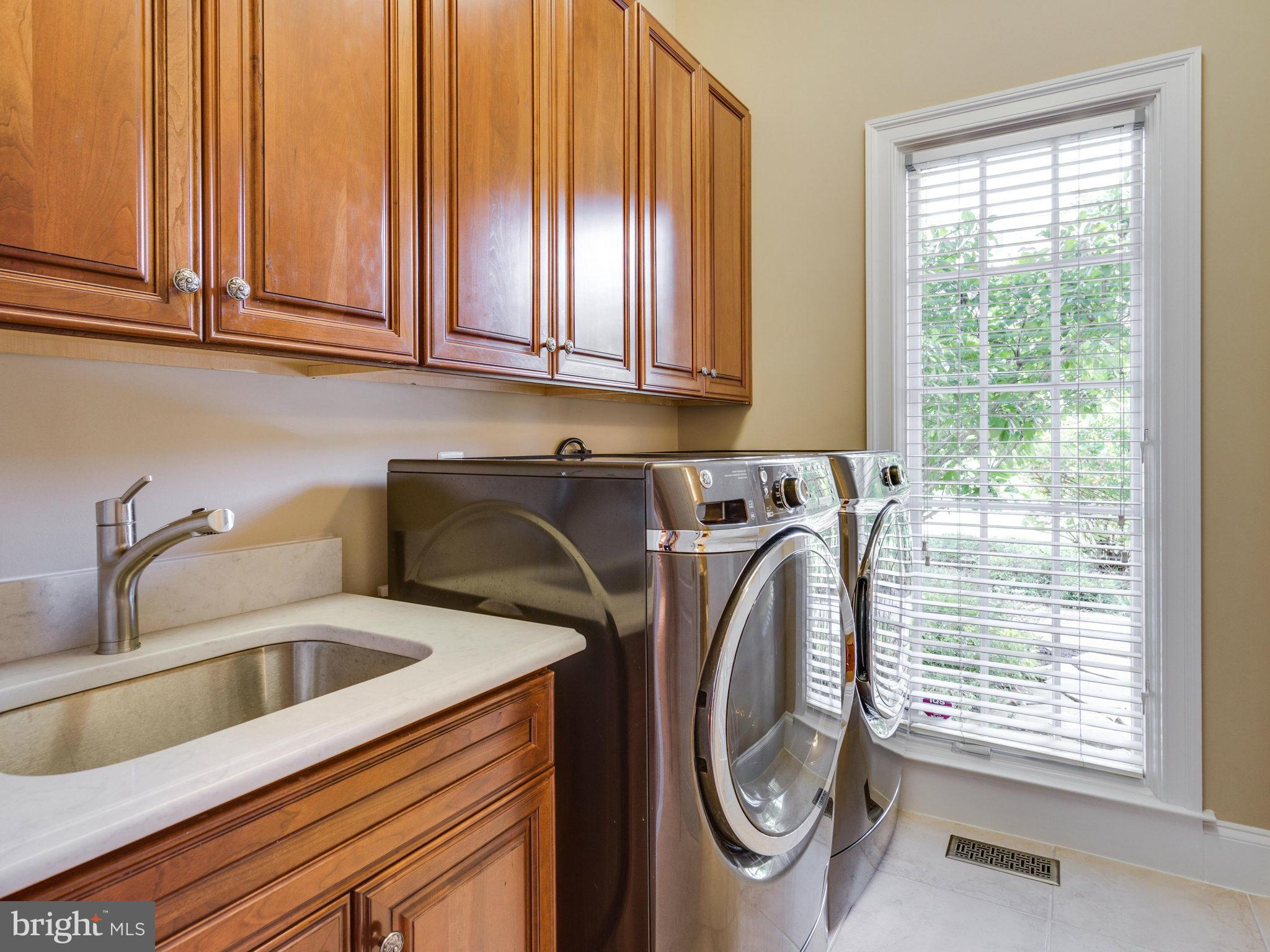902 Georgetown Ridge Court McLean, VA 22102 - Photo 13 of 30 Laundry Room
