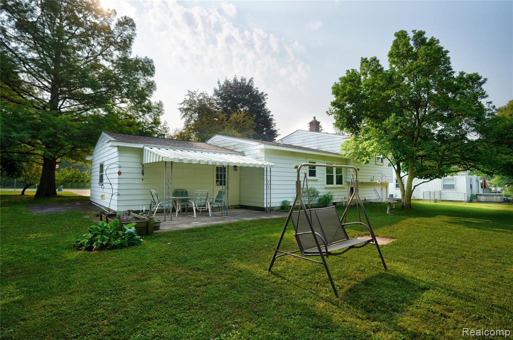 3464 Elms Road Swartz Creek, MI 48473 - Photo 3 of 36
