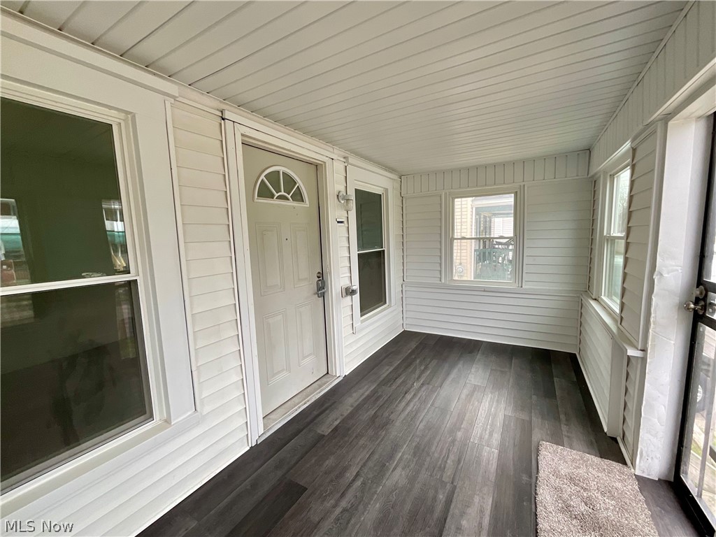 425 Spaulding Street Akron, OH 44310 - Photo 2 of 17 View of unfurnished sunroom