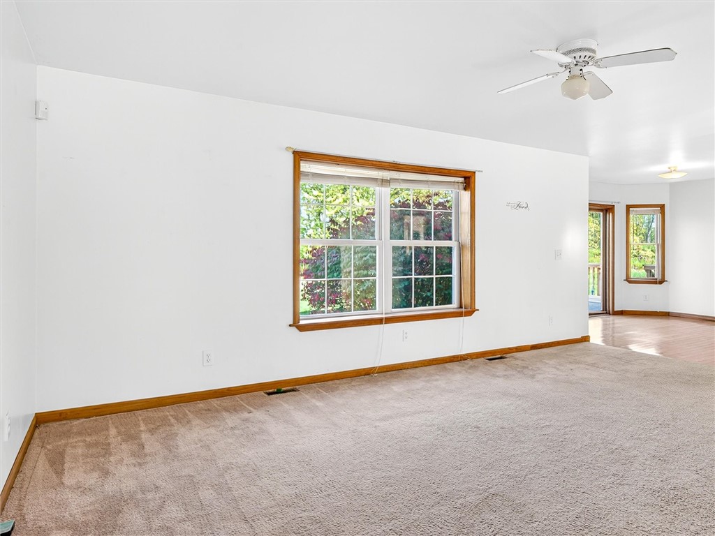 1196 Archbald Road Carlton, NY 14571 - Photo 22 of 49 Living Room