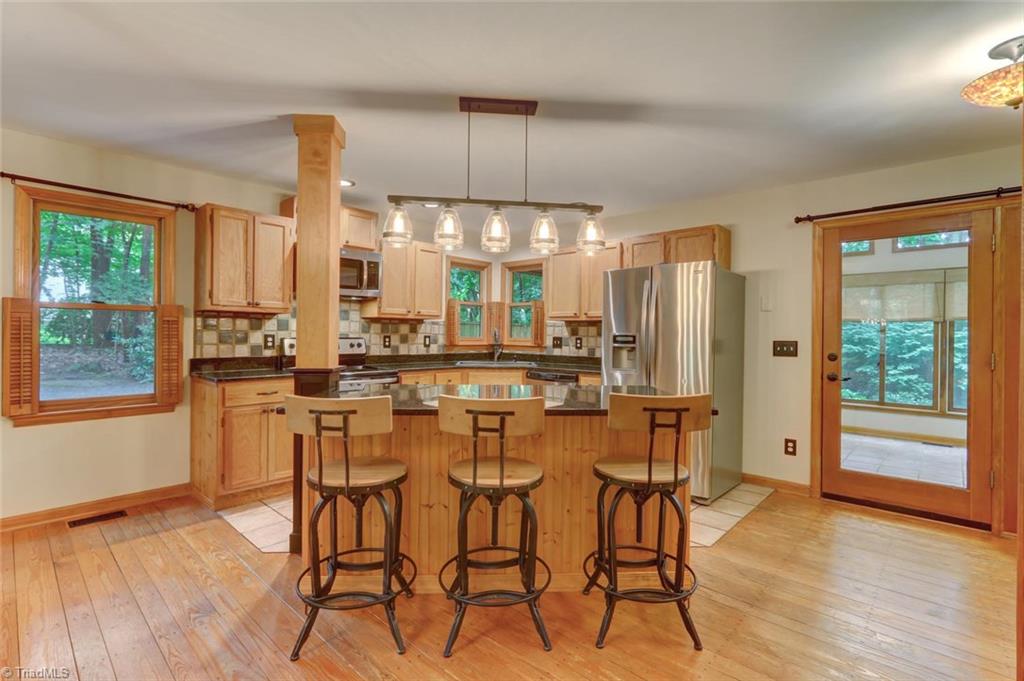 140 Sourwood Road Madison, NC 27025 - Photo 9 of 29 Gallery Image 9