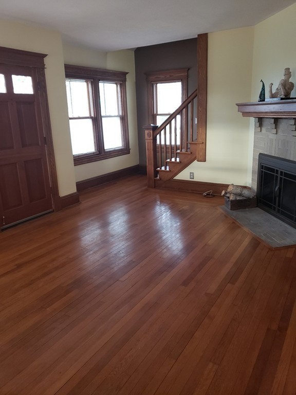 417 Plumtree Road Springfield, MA 01118 - Photo 3 of 17