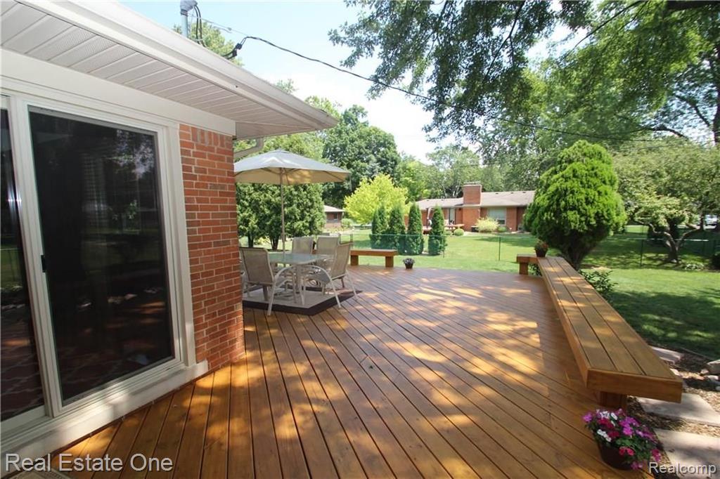 28388 Westerleigh Road Farmington Hills, MI 48334 - Photo 19 of 41