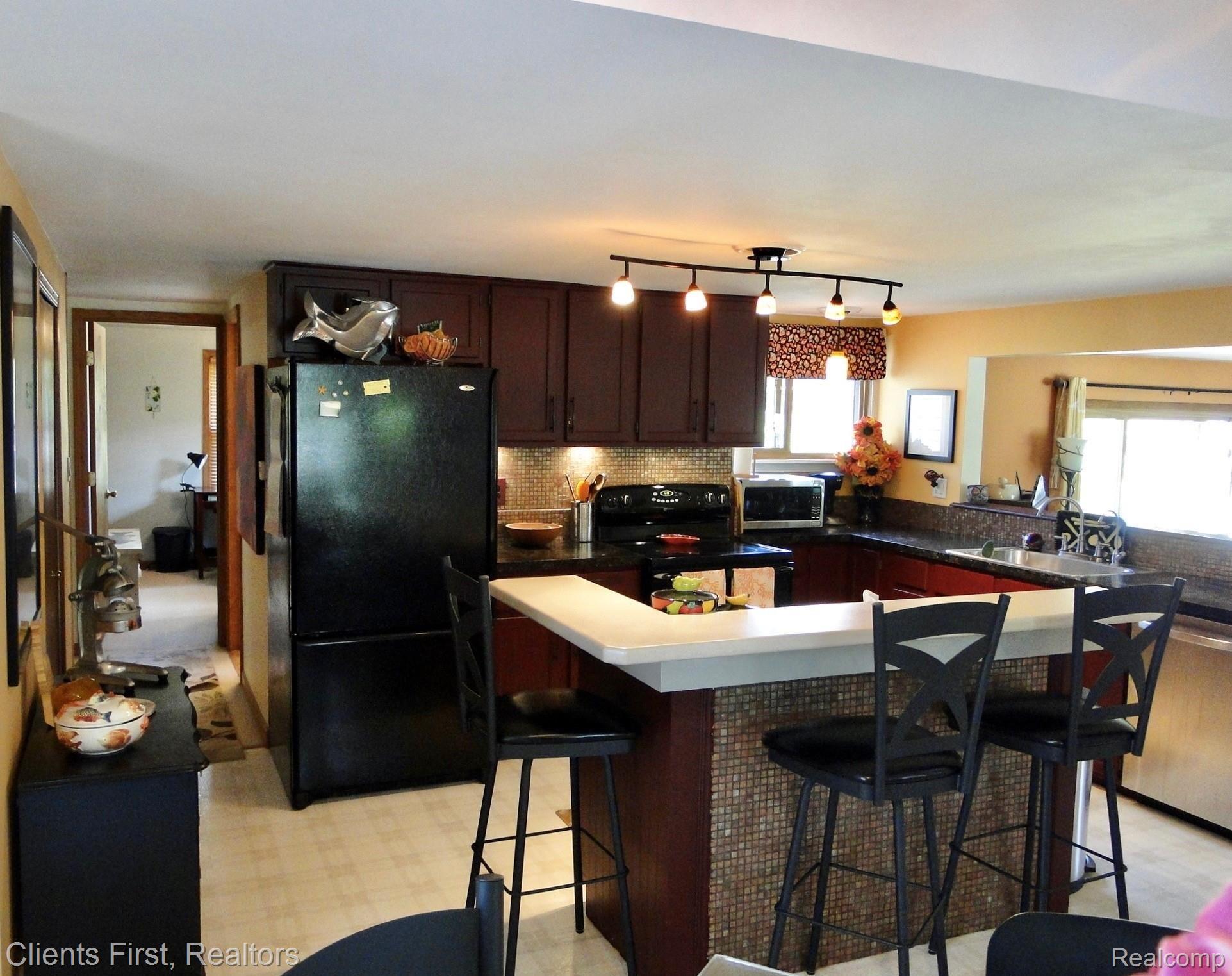 2146 Hampton Road White Lake, MI 48386 - Photo 30 of 59 DSC06185.jpg