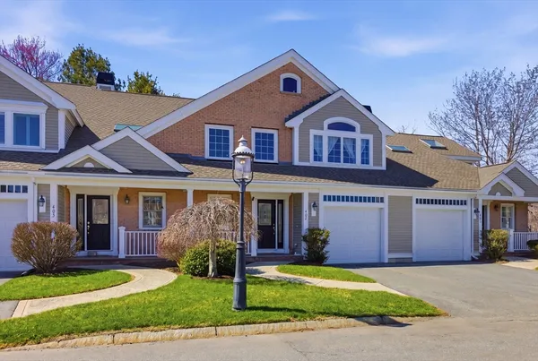 $859,900 | 410 Salem Street, Unit 402, Wakefield, MA 01880