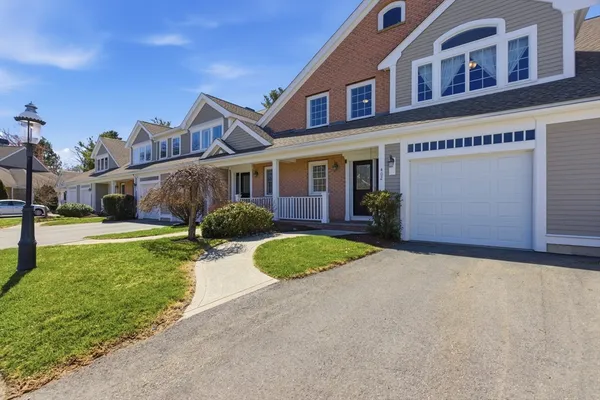 $859,900 | 410 Salem Street, Unit 402, Wakefield, MA 01880