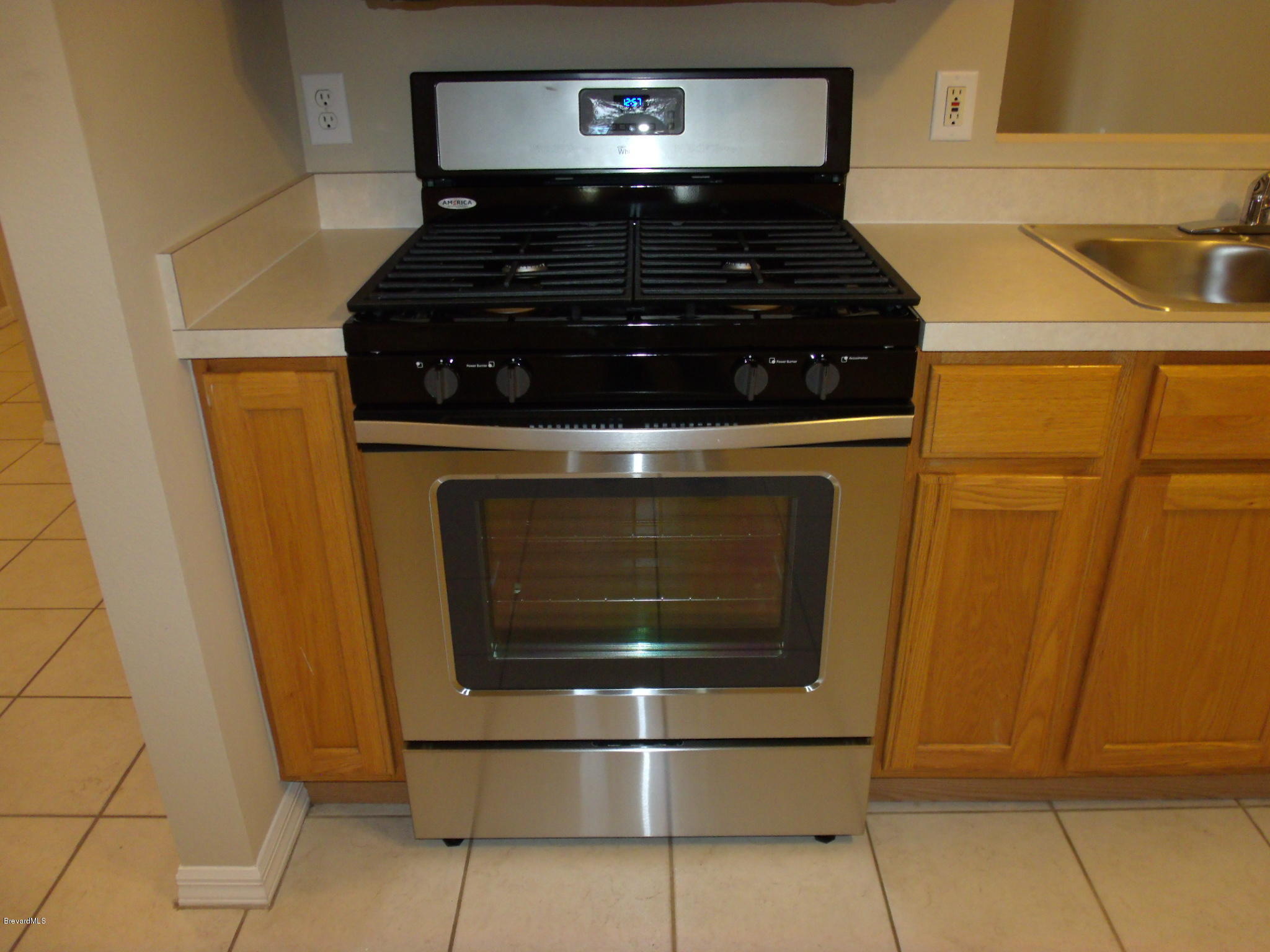 2126 Spring Creek Circle Palm Bay, FL 32905 - Photo 22 of 23 22-new gas range