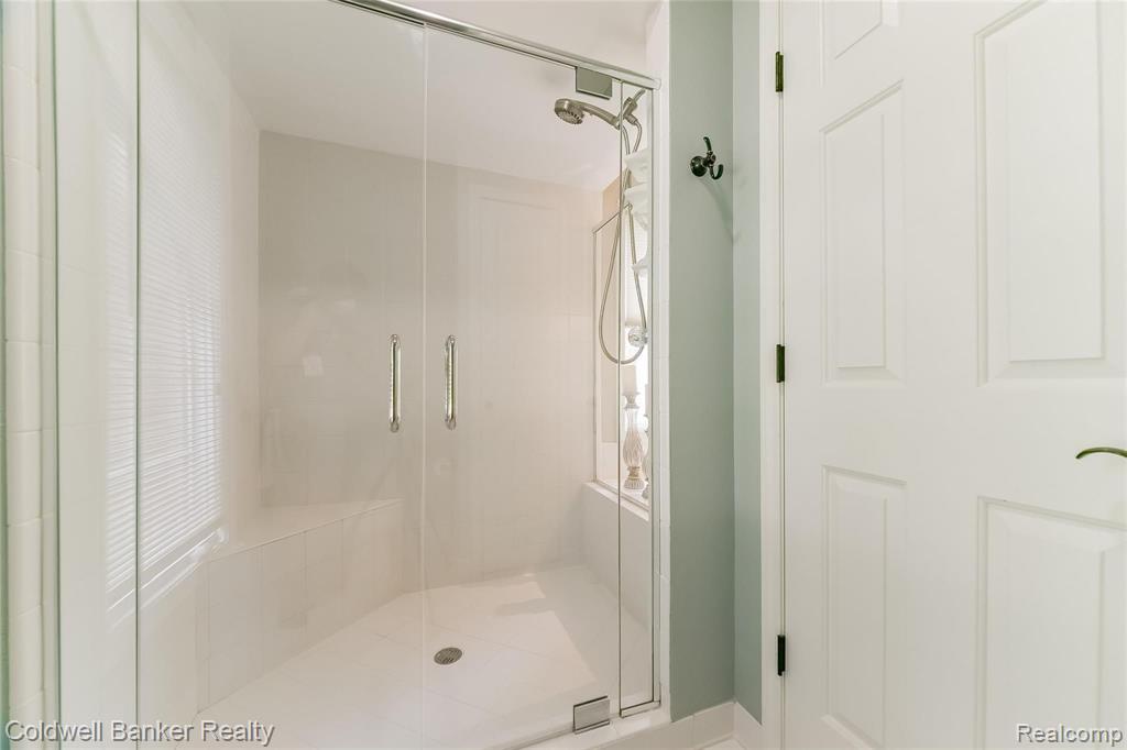 1214 Putnam Circle Rochester, MI 48307 - Photo 17 of 36