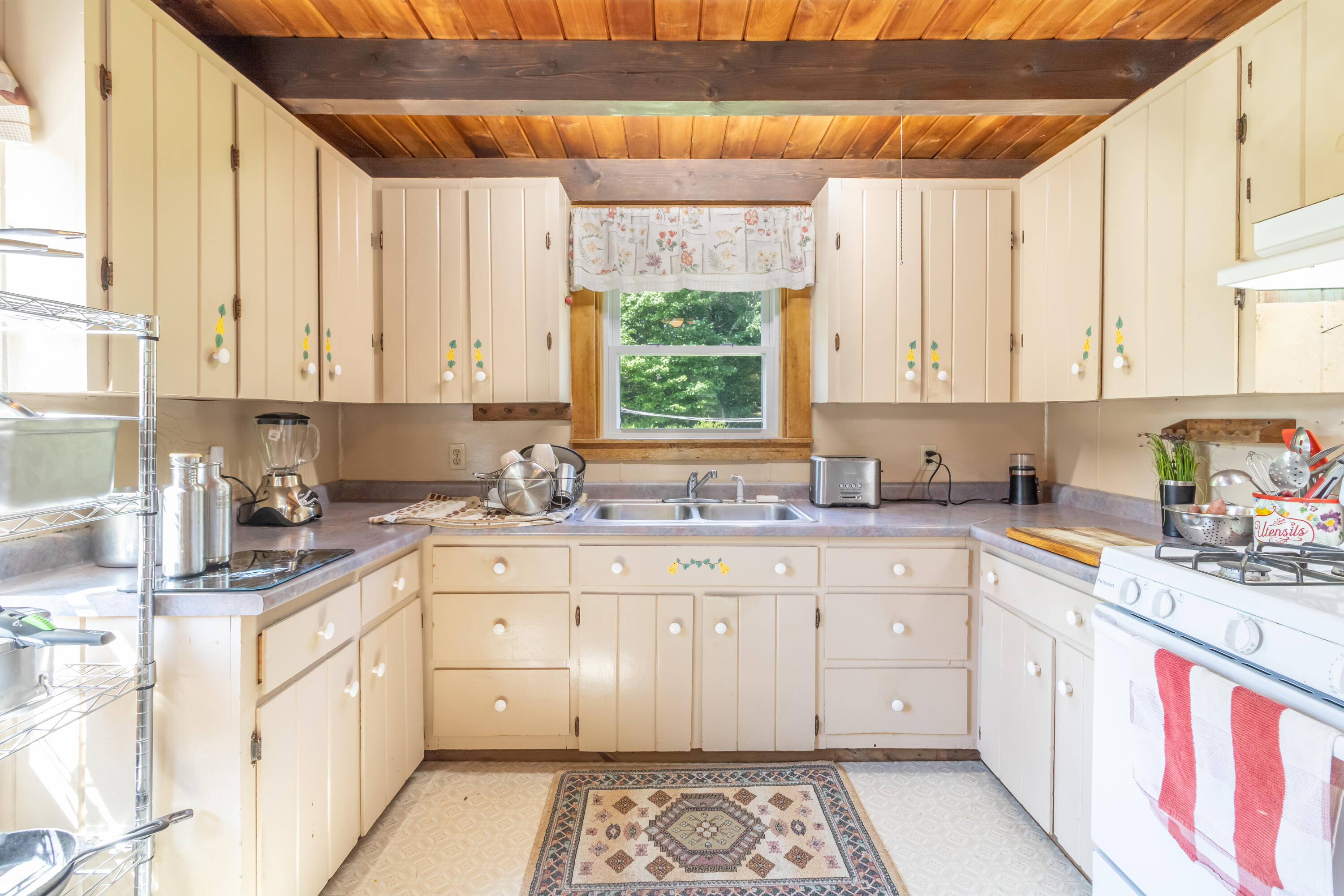 445 Back Ridge Road Orland, ME 04472 - Photo 7 of 66 445 Back Ridge Road Interiors-20