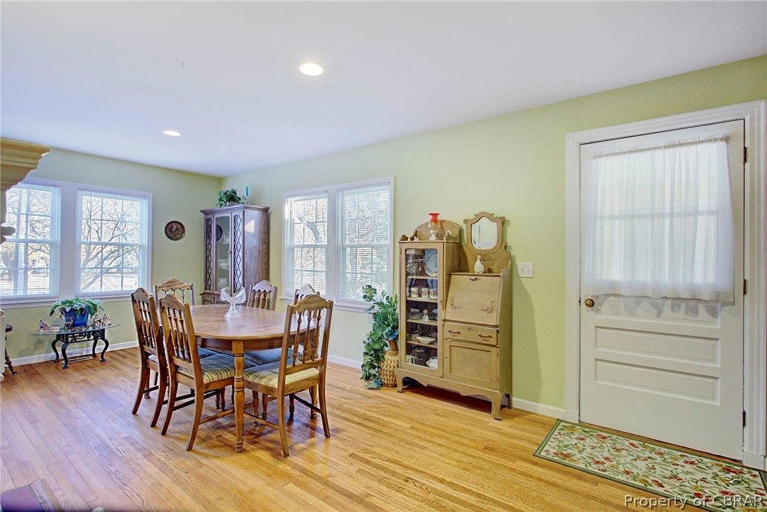 7761 Aurelia Road Hayes, VA 23072 - Photo 2 of 24 Living Room