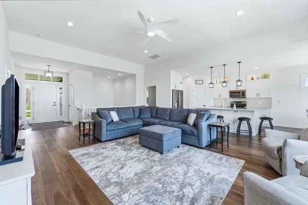 $975,000 | 140 Ln 282 Hamilton Lake, Hamilton, IN 46742